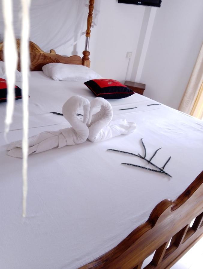 Damith Guest House 우나와투나 외부 사진
