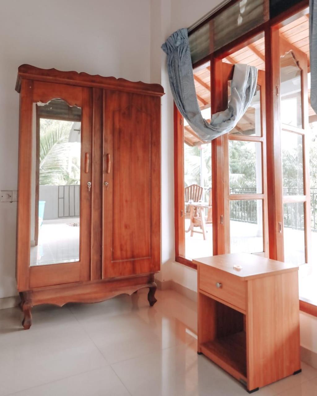 Damith Guest House 우나와투나 객실 사진