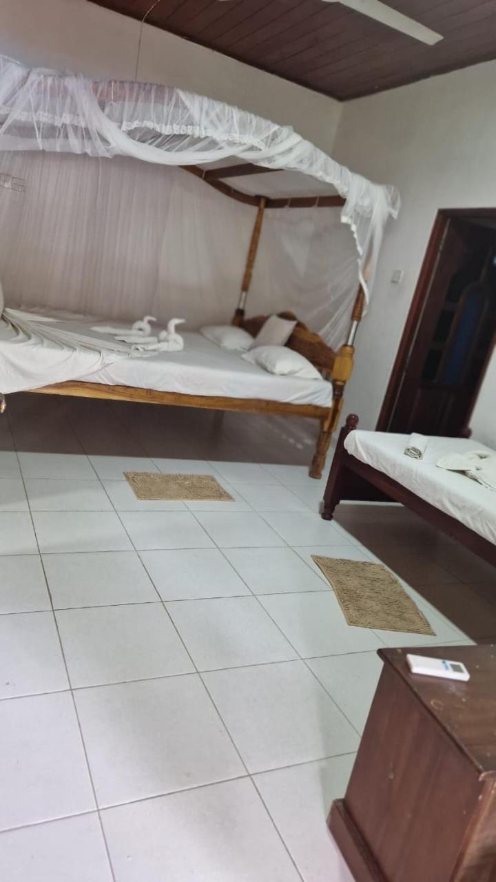 Damith Guest House 우나와투나 외부 사진