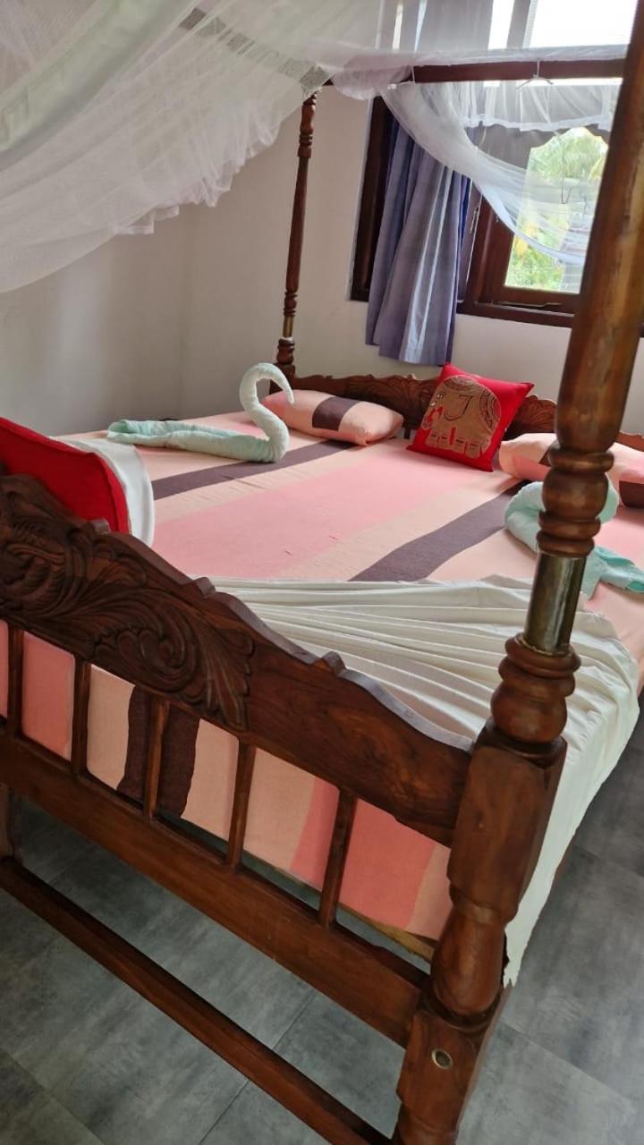 Damith Guest House 우나와투나 외부 사진